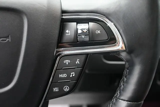 2023 Lincoln Navigator - $65,999