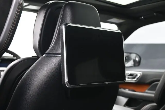 2023 Lincoln Navigator - $65,999