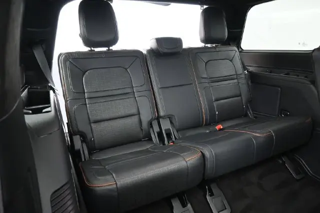 2023 Lincoln Navigator - $65,999