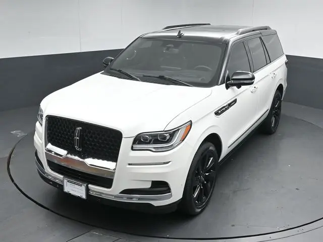 2023 Lincoln Navigator - $65,999