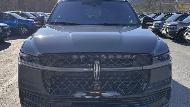 2025 Lincoln Navigator Black Label