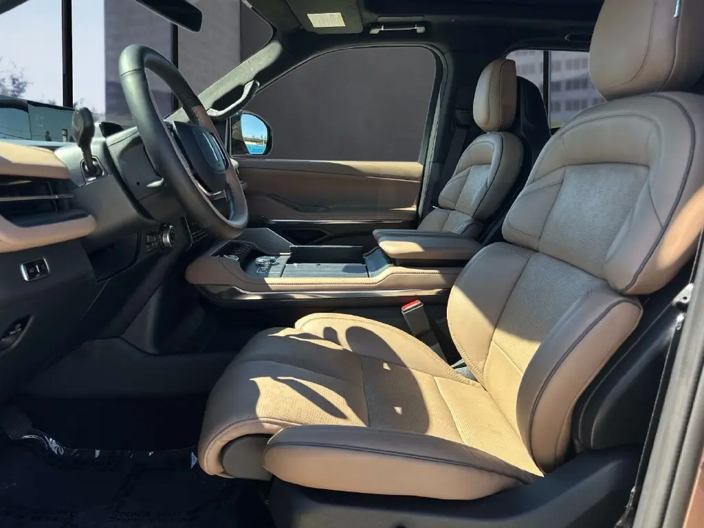 2026 Lincoln Navigator - $132,990