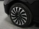 2023 Navigator Thumbnail 9