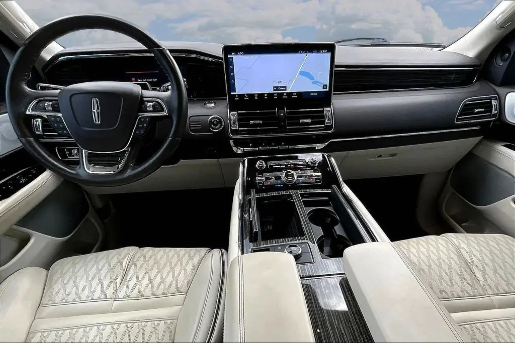 2023 Lincoln Navigator - $64,500