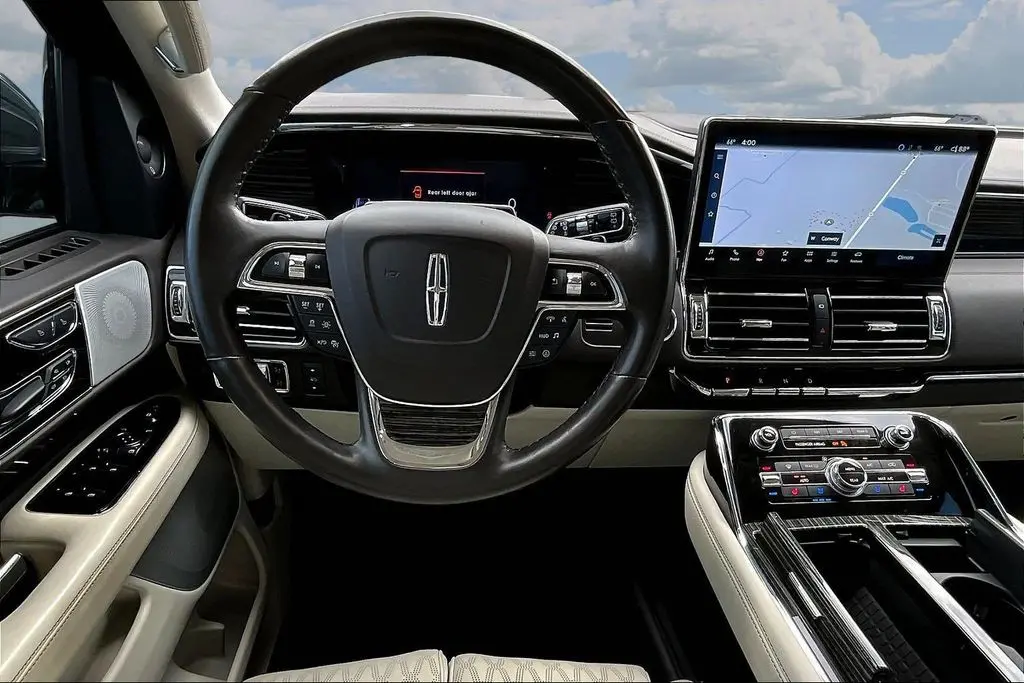 2023 Lincoln Navigator - $64,500