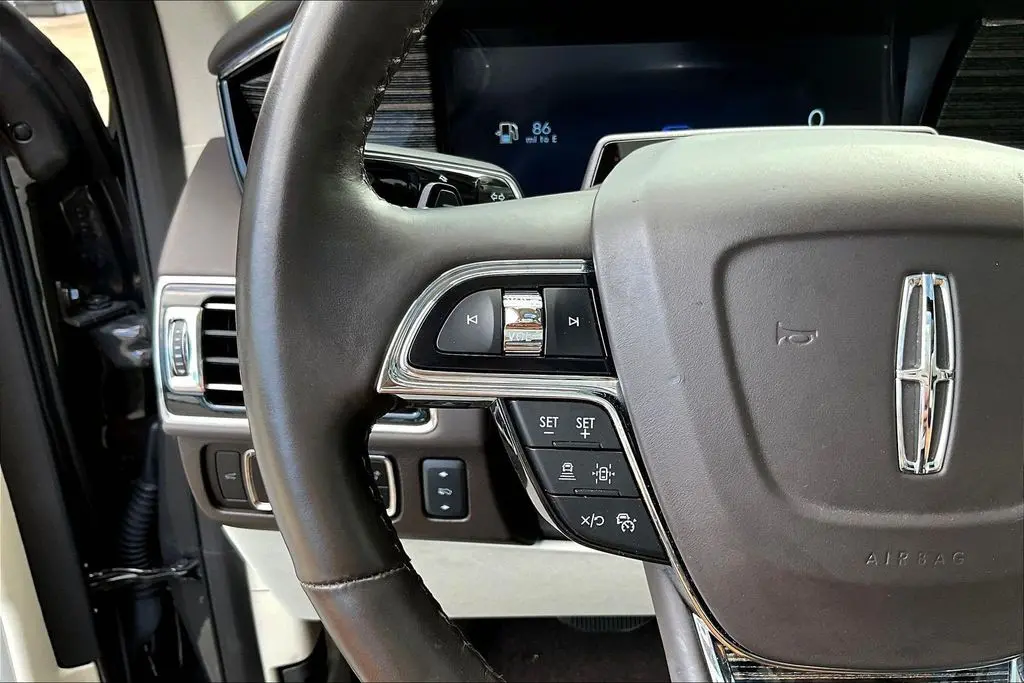 2023 Lincoln Navigator - $64,500