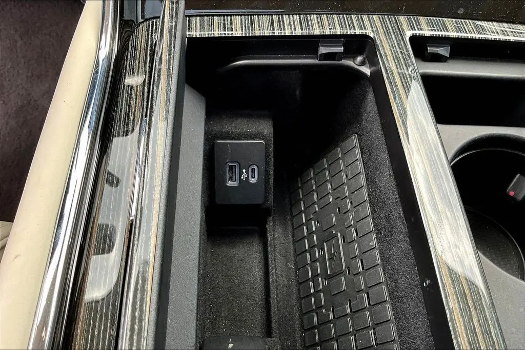 2023 Lincoln Navigator - $64,500