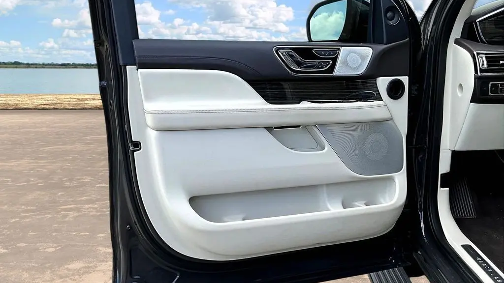 2023 Lincoln Navigator Black Label