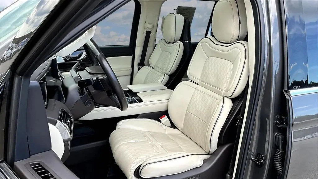 2023 Lincoln Navigator Black Label