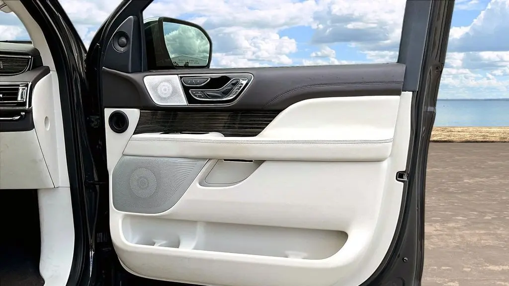 2023 Lincoln Navigator Black Label