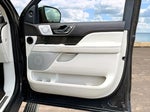 2023 Navigator Thumbnail 30