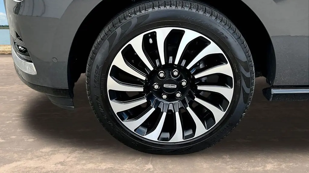 2023 Lincoln Navigator Black Label