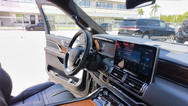 2024 Lincoln Navigator Black Label