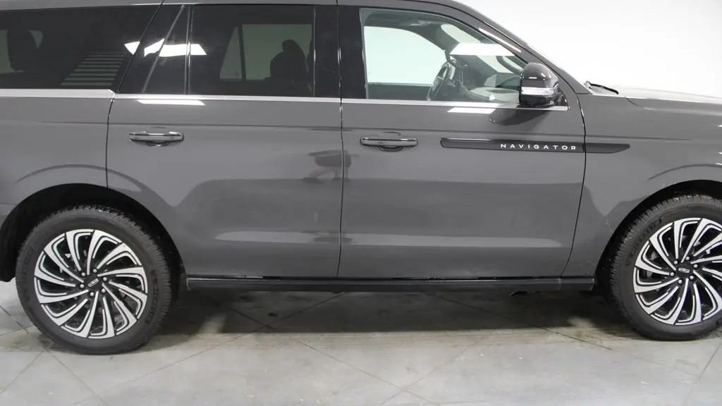 2025 Lincoln Navigator Black Label