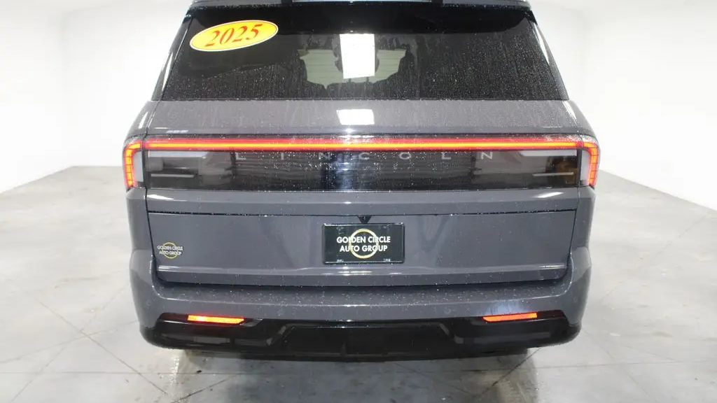 2025 Lincoln Navigator Black Label