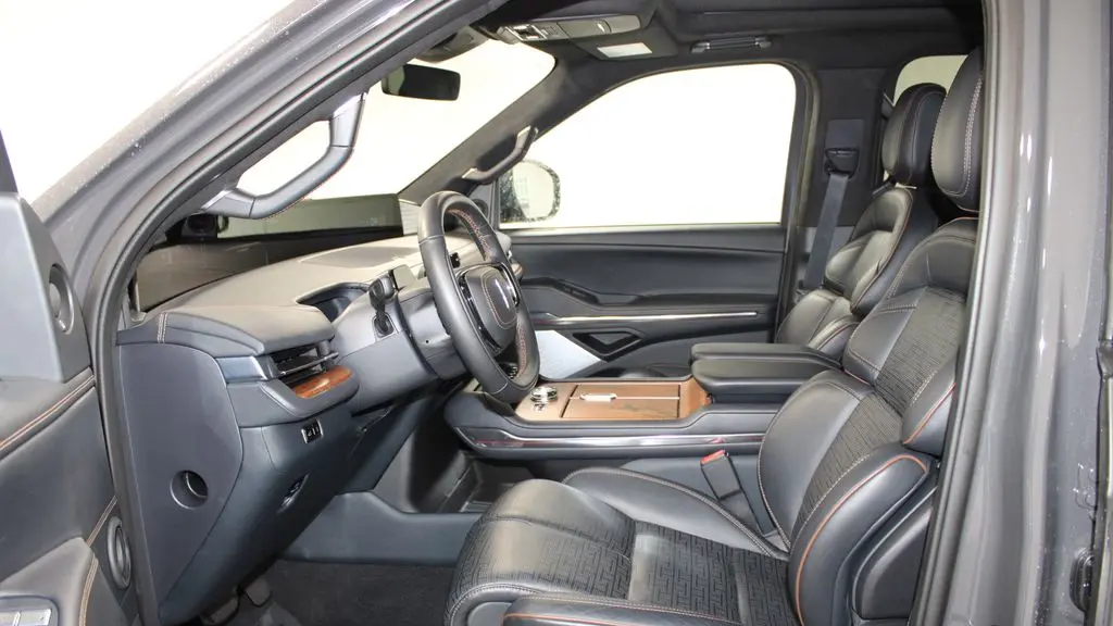 2025 Lincoln Navigator Black Label
