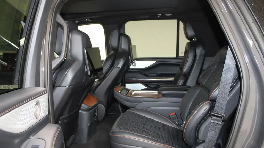 2025 Lincoln Navigator Black Label