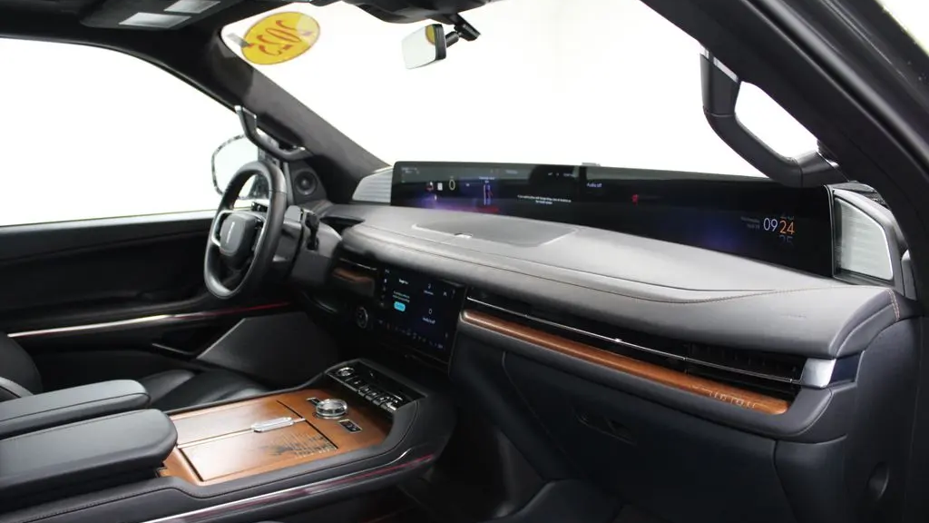2025 Lincoln Navigator Black Label