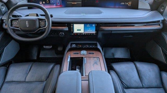 2025 Lincoln Navigator Black Label