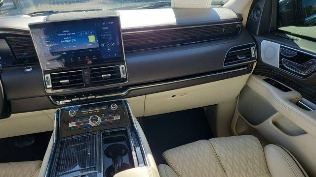 2024 Lincoln Navigator Black Label