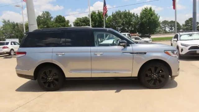 2024 Lincoln Navigator Black Label
