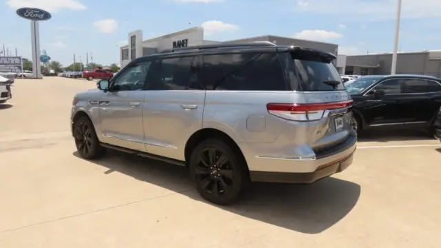 2024 Lincoln Navigator Black Label