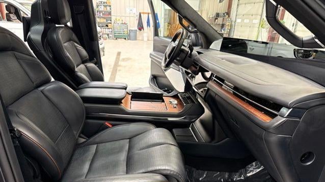 2025 Lincoln Navigator Black Label