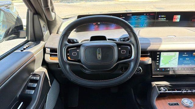 2025 Lincoln Navigator Black Label