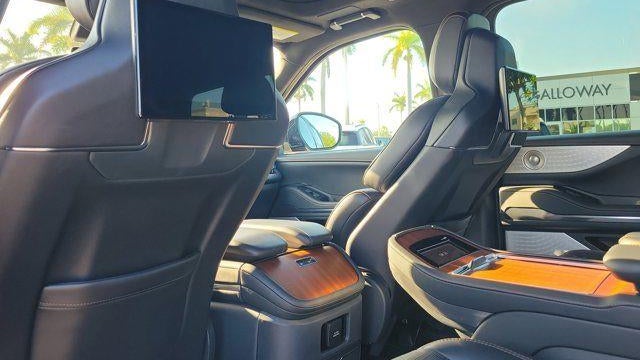 2025 Lincoln Navigator Black Label