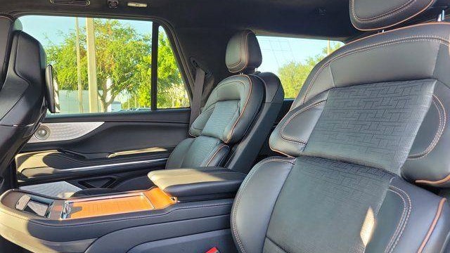 2025 Lincoln Navigator Black Label