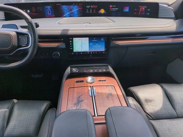 2025 Lincoln Navigator - $88,888
