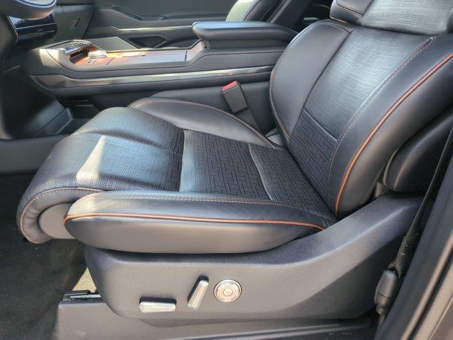 2025 Lincoln Navigator - $88,888