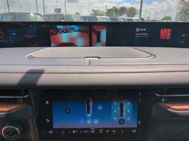2025 Lincoln Navigator - $88,888