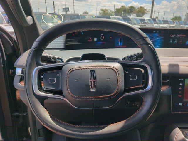 2025 Lincoln Navigator - $88,888