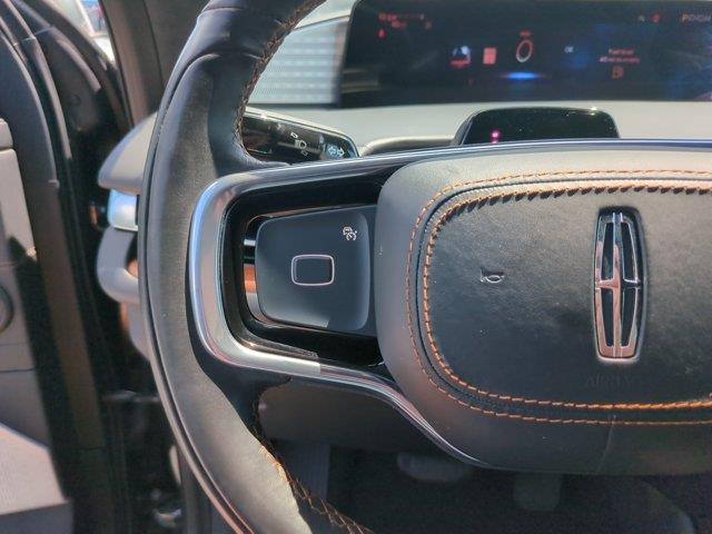 2025 Lincoln Navigator - $88,888