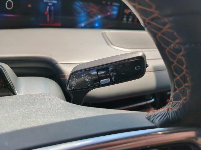 2025 Lincoln Navigator - $88,888