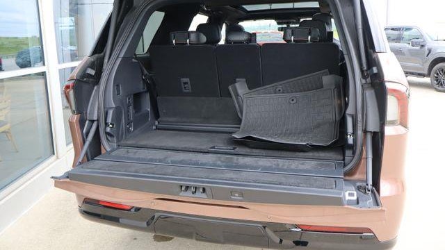 2025 Lincoln Navigator Black Label
