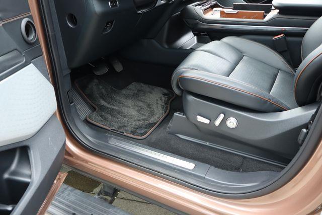 2025 Lincoln Navigator - $99,431