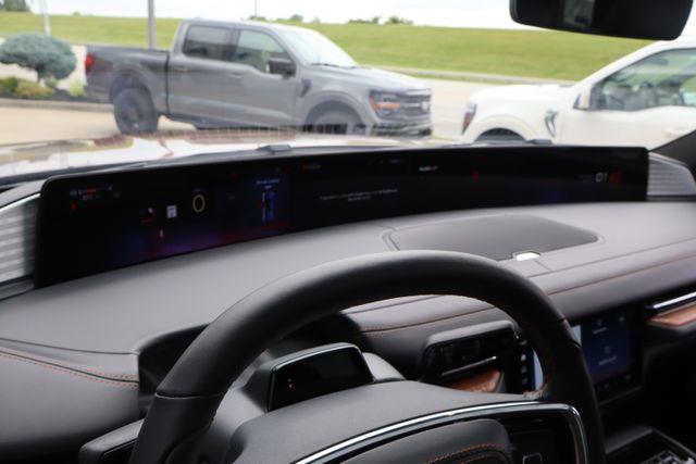 2025 Lincoln Navigator - $99,431