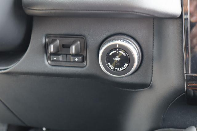 2025 Lincoln Navigator - $99,431