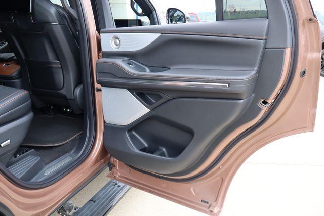 2025 Lincoln Navigator - $99,431