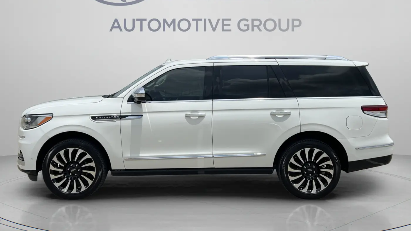 2023 Lincoln Navigator Black Label
