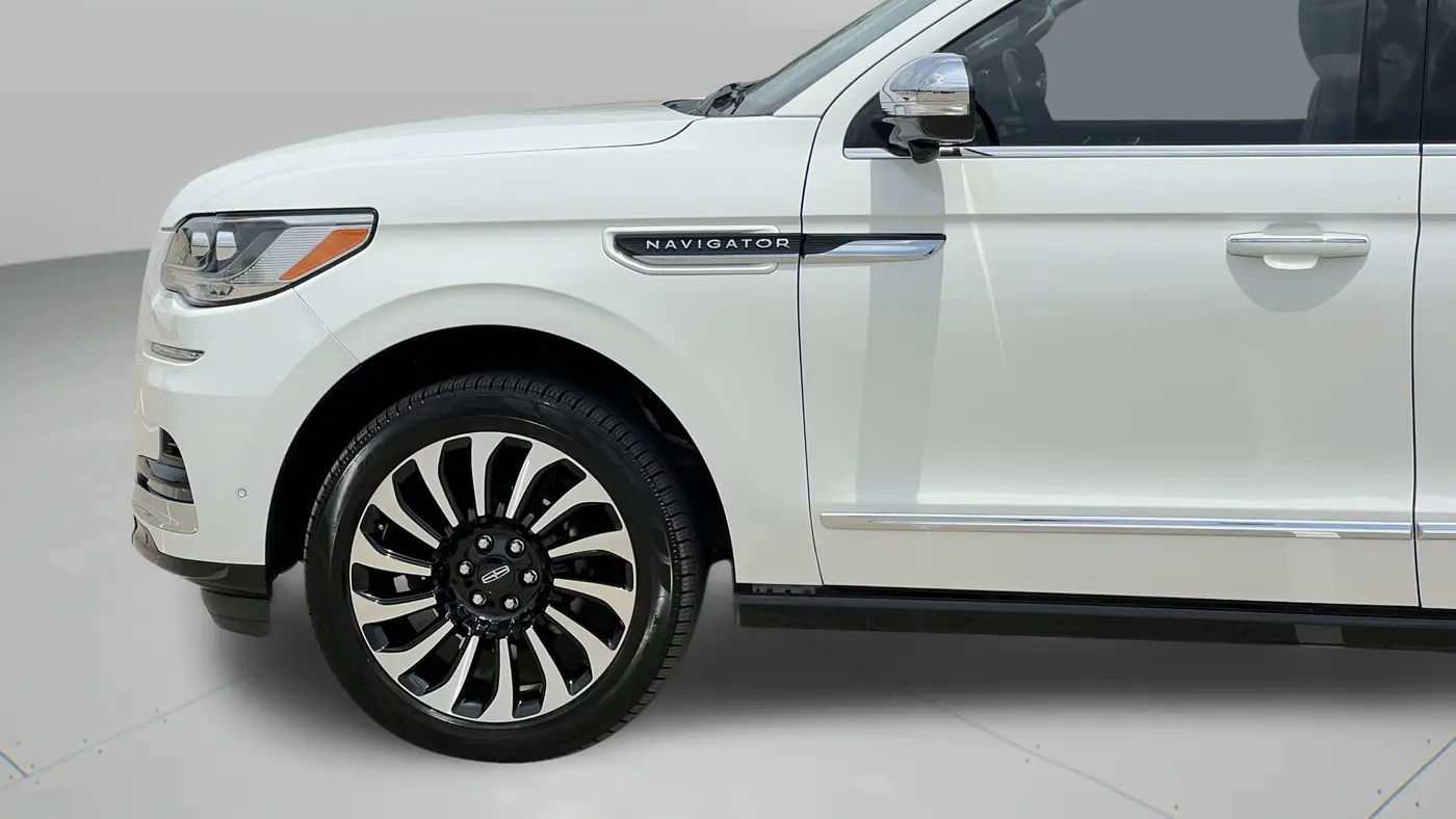 2023 Lincoln Navigator Black Label