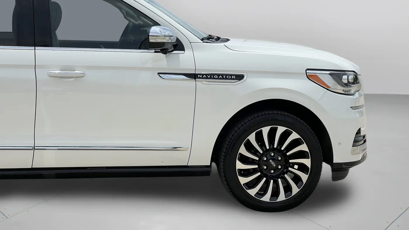 2023 Lincoln Navigator Black Label