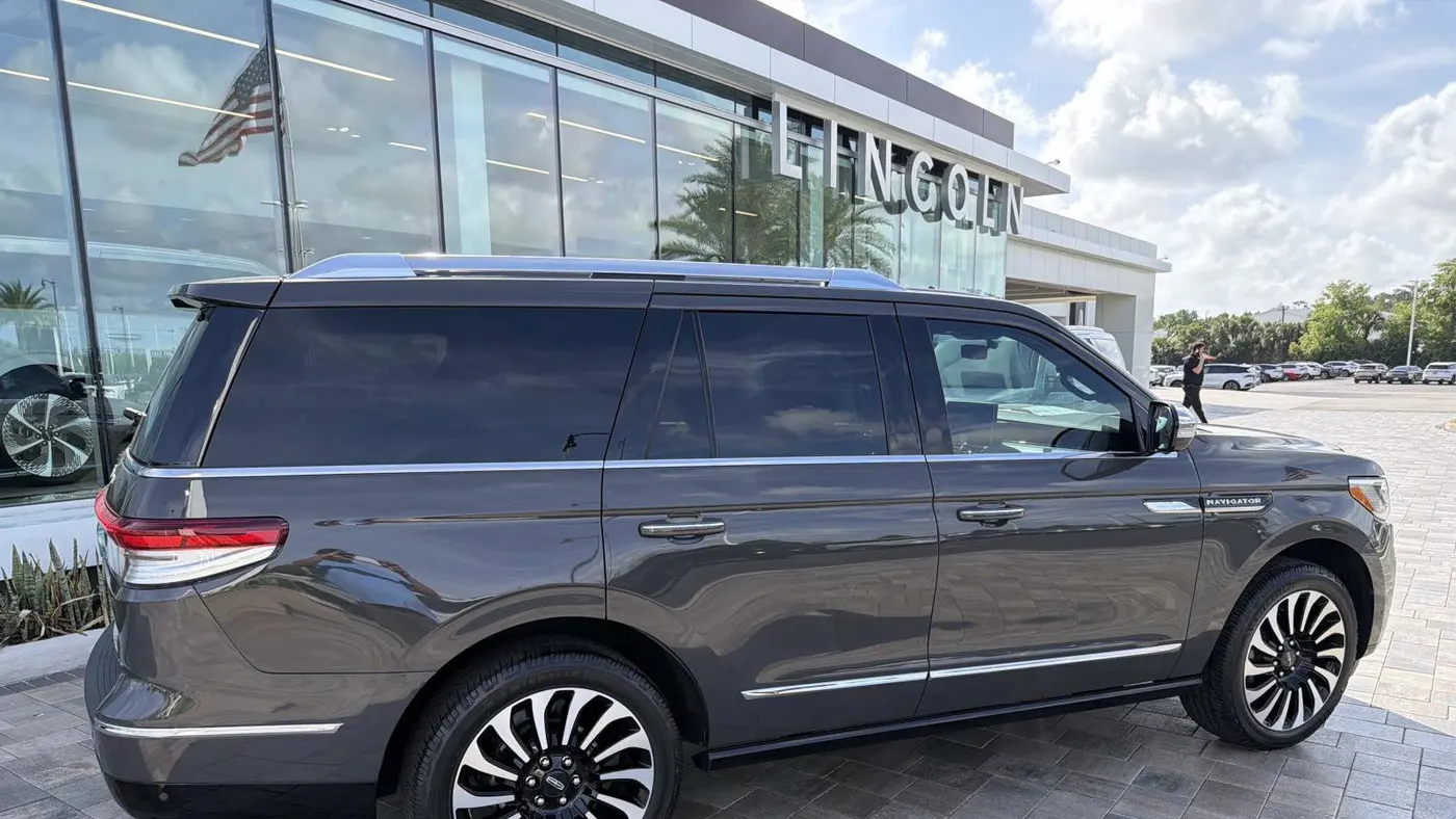 2024 Lincoln Navigator Black Label