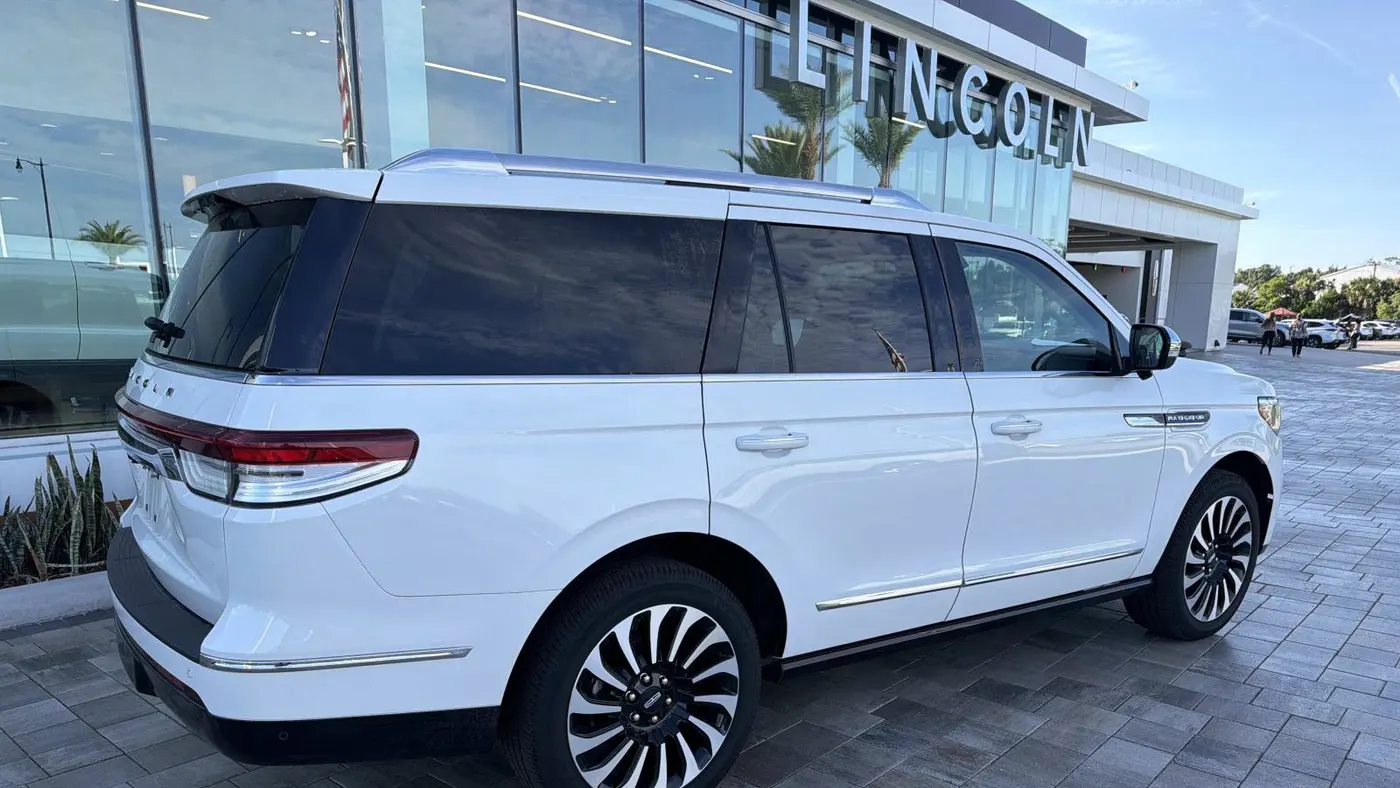 2024 Lincoln Navigator Black Label