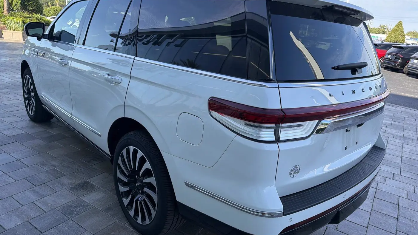 2024 Lincoln Navigator Black Label
