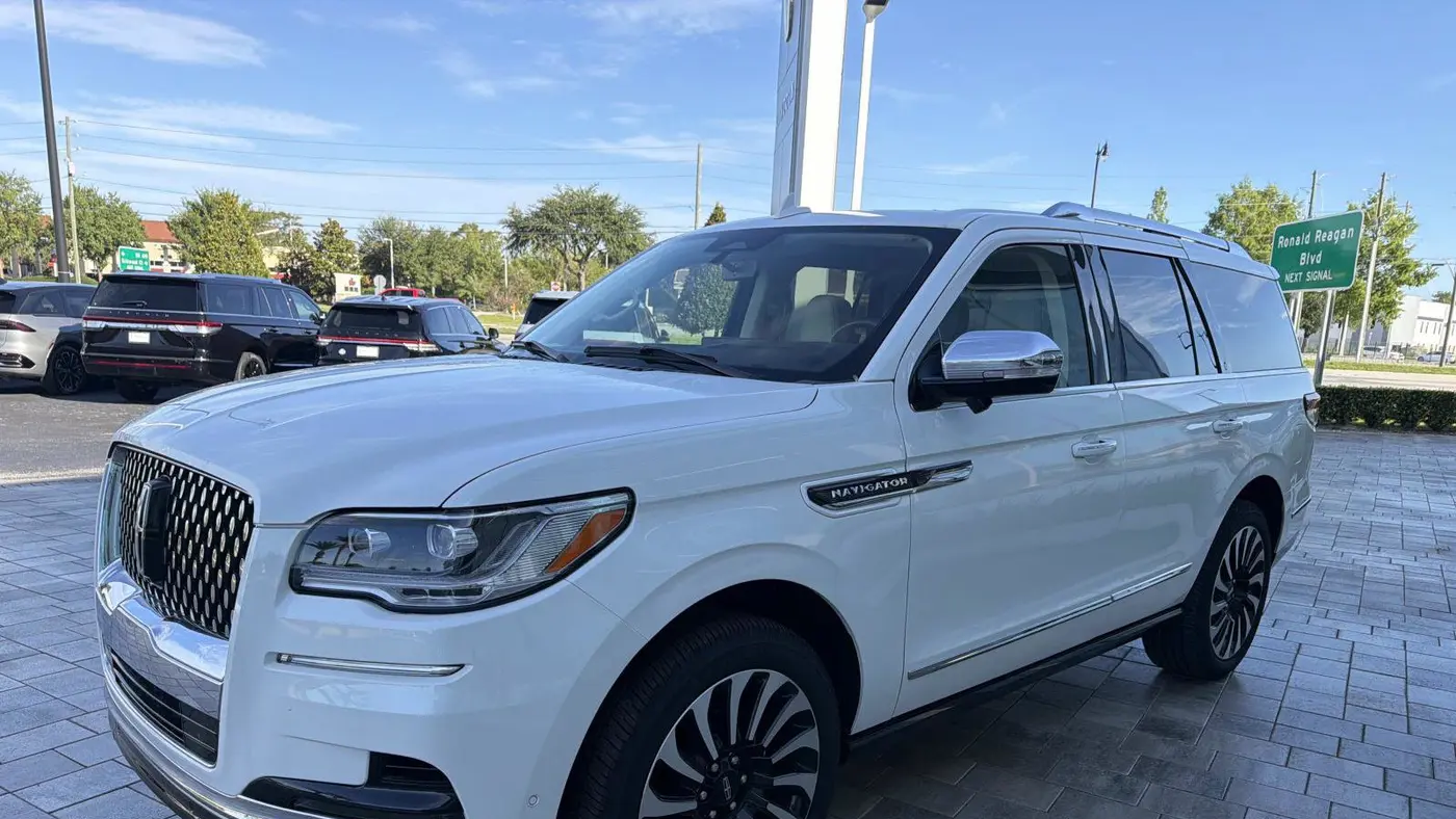 2024 Lincoln Navigator Black Label