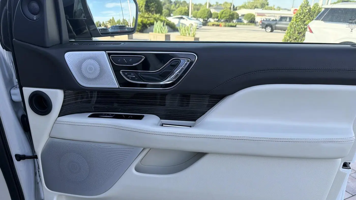 2024 Lincoln Navigator Black Label