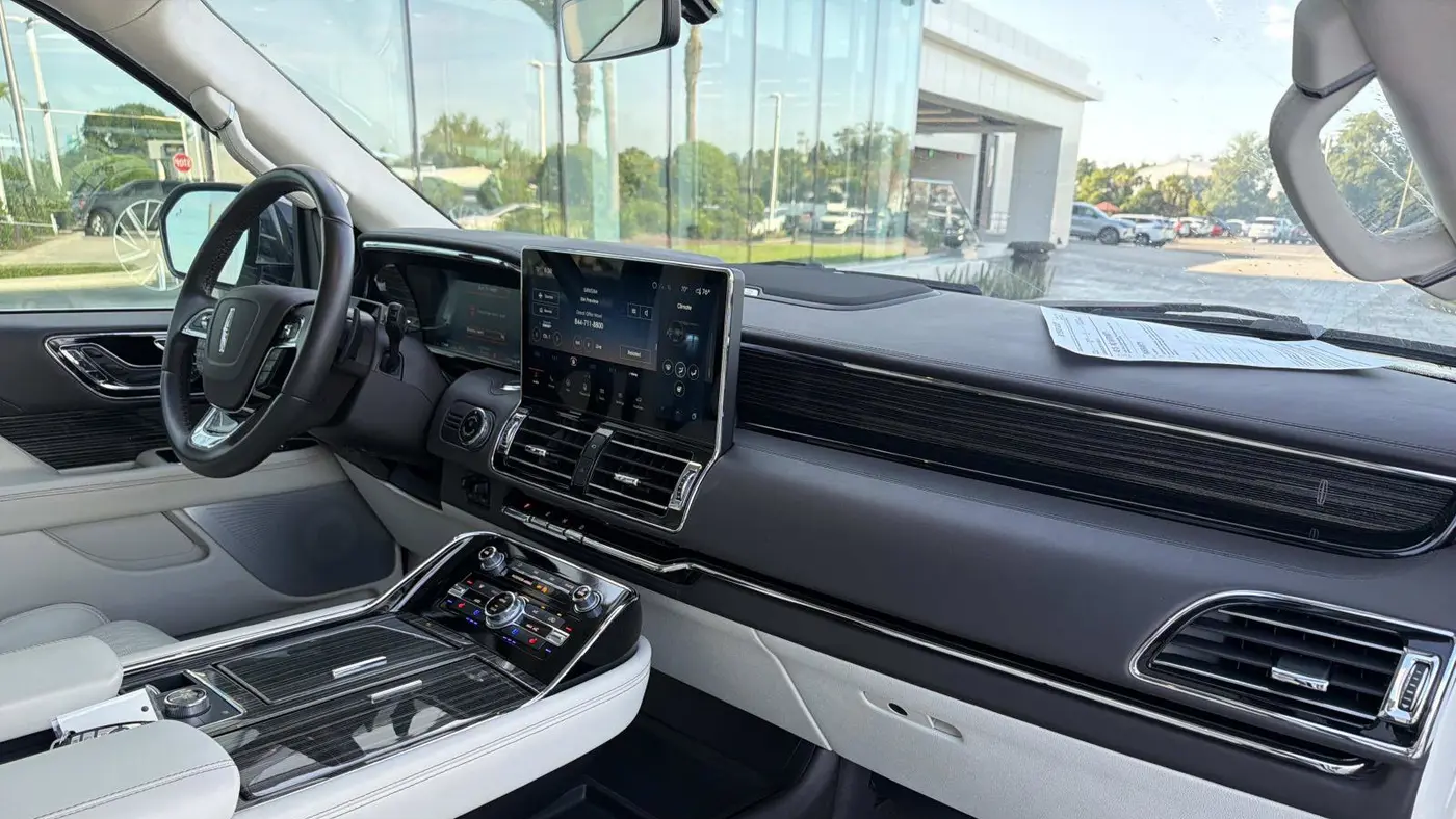 2024 Lincoln Navigator Black Label